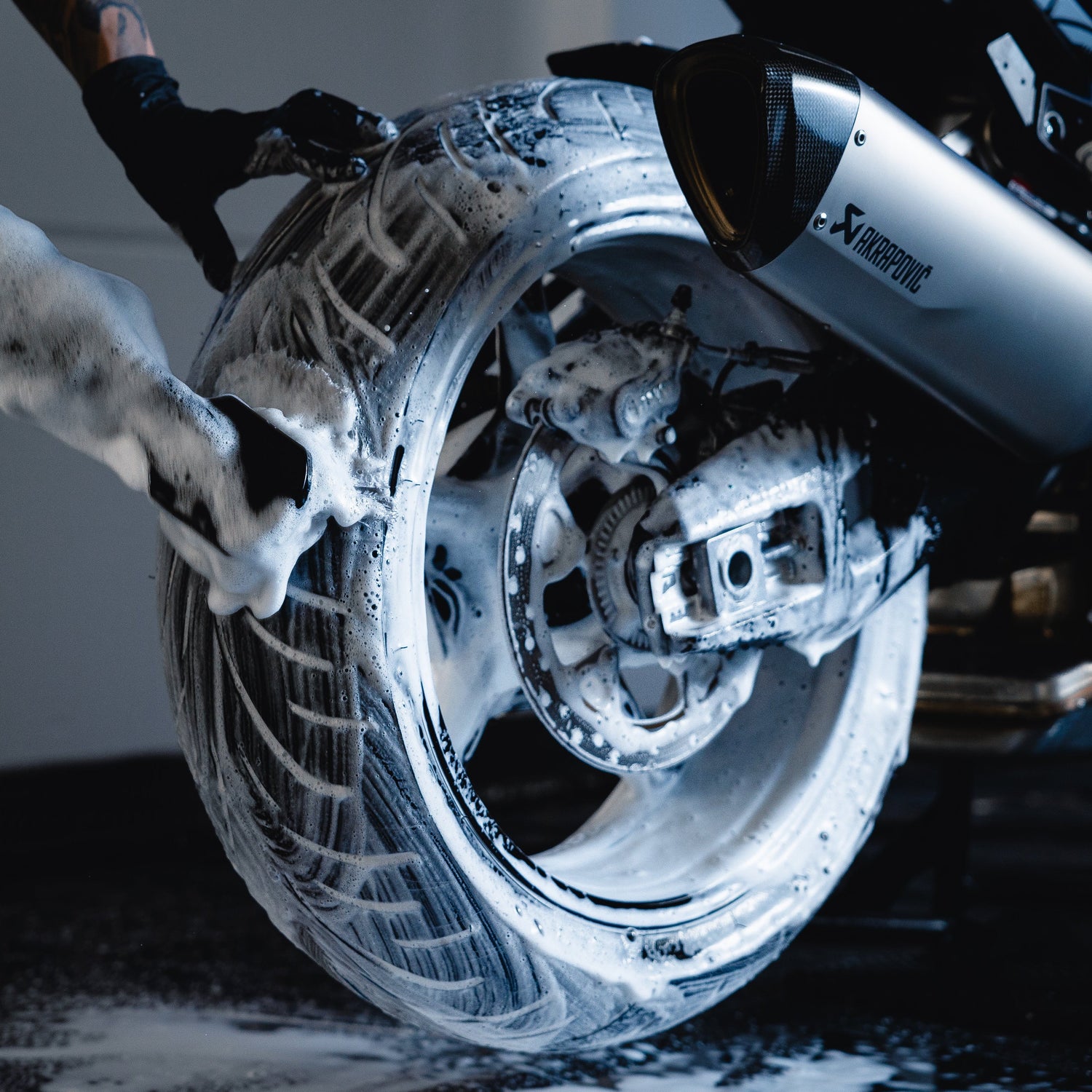 Een alles reiniger voor je motor.