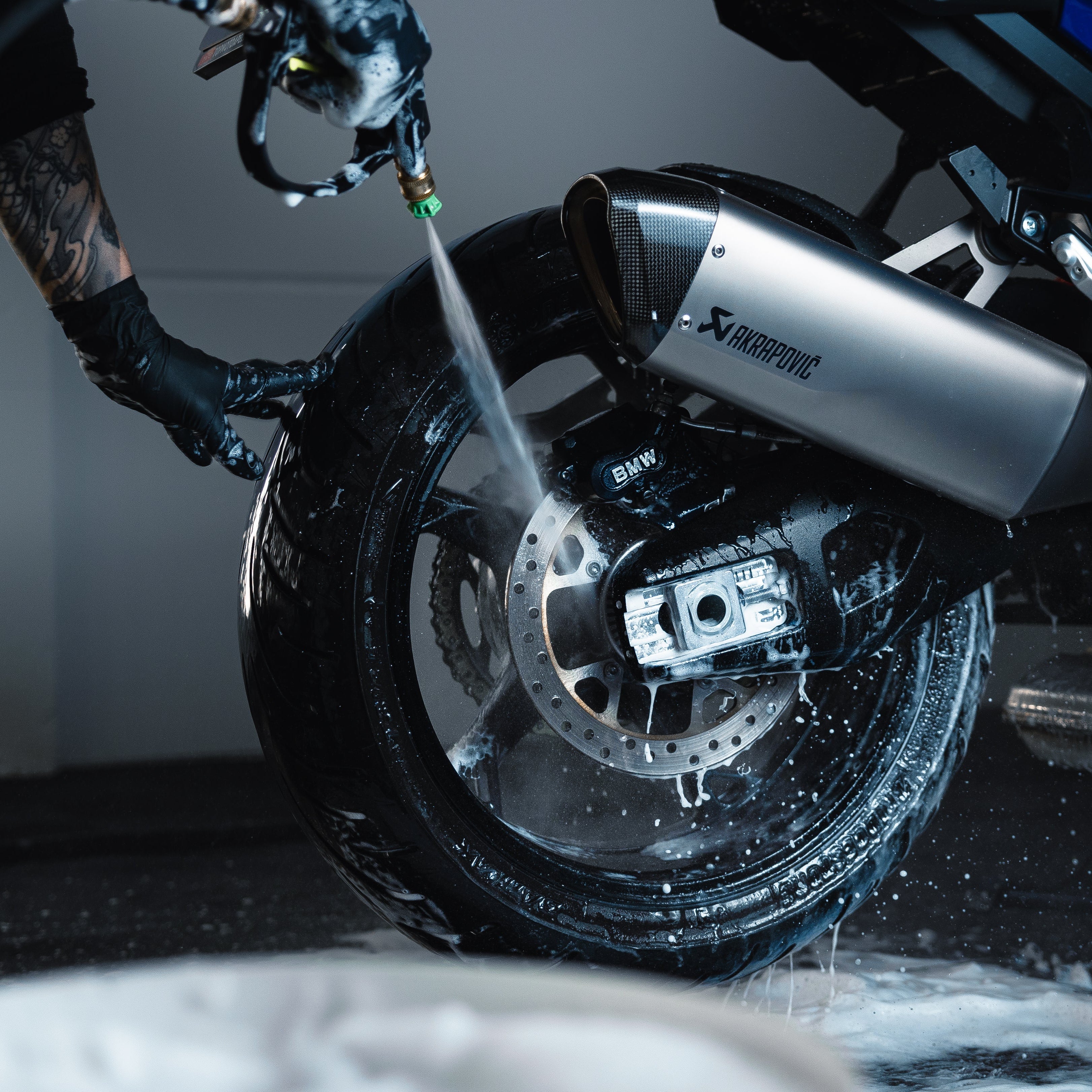 De velgen van je motor weer brandschoon