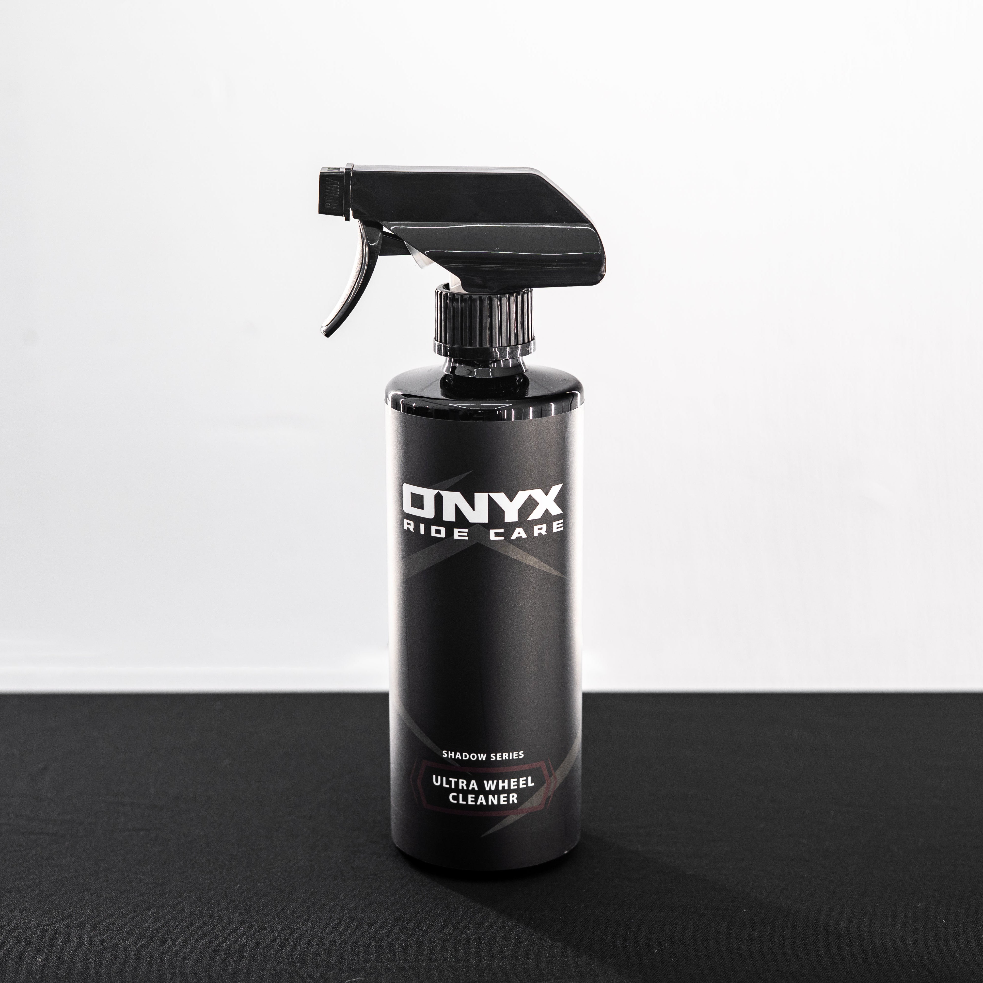 Ultra Wheel Cleaner een krachtige velgenreiniger die remstof en hardnekkig vuil oplost voor een stralend schone finish.